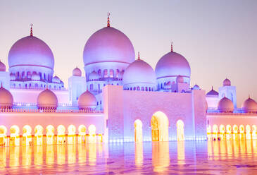 The Sheikh Zayed Grand Mosque, the largest mosque in the country, in Abu Dhabi, capital city of the United Arab Emirates, Middle East - RHPLF20280