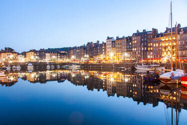 Der alte Hafen von Honfleur, Calvados, Normandie, Frankreich, Europa - RHPLF20364