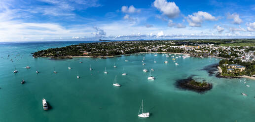 Idyllisches Meer am Stadtbild von Trou Aux Biches auf Mauritius, Afrika - AMF09218