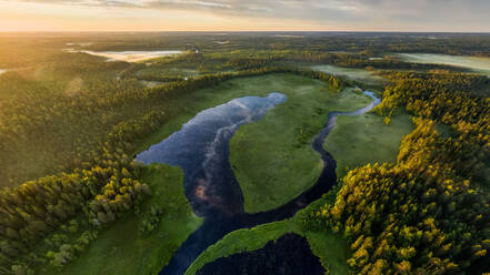 Luftaufnahme des Vodlozero-Nationalparks, Republik Karelien, Russland. - AAEF09459