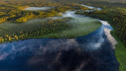 Luftaufnahme des Vodlozero-Nationalparks, Republik Karelien, Russland. - AAEF09463