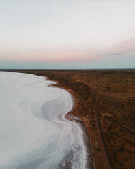 Luftaufnahme eines Salzsees namens Lake Hart, South Australia, Australien. - AAEF10127