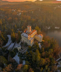 Luftaufnahme der Burg Trakoscan, Bednja, Kroatien. - AAEF11411
