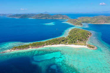 Luftaufnahme der Insel Malcapuya, Culion, Palawan, Philippinen - AAEF11786