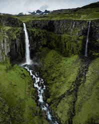 Luftaufnahme des Grundarfoss-Wasserfalls, Island. - AAEF12283