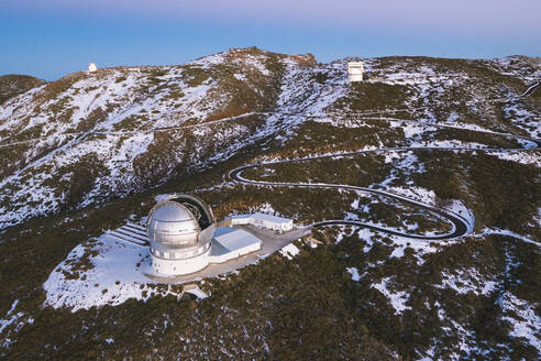 Luftaufnahme des Gran Telescopio Canarias, Observatorium Roque de los Muchachos bei Garafia, Insel La Palma, Kanarische Inseln, Spanien. - AAEF12808