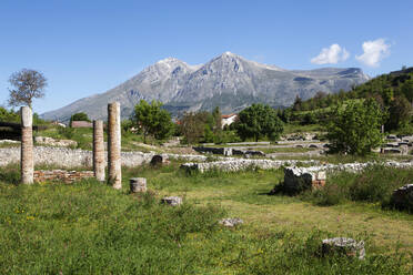 Die antike Stätte von Alba Fucens, Abruzzen, Italien, Europa - RHPLF20504