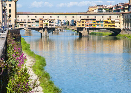 Ponte Vecchio, Fluss Arno, Florenz, UNESCO-Weltkulturerbe, Toskana, Italien, Europa - RHPLF20518
