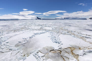 Winter sea ice breaking up in the Weddell Sea, Antarctica, Polar Regions - RHPLF20563