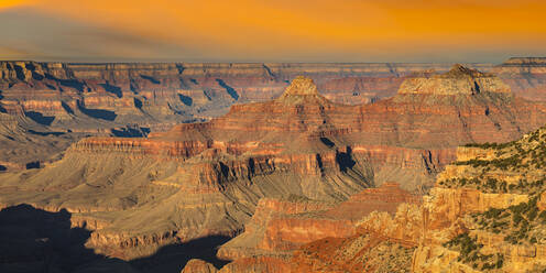 Blick vom Cape Royal bei Sonnenaufgang, North Rim, Grand Canyon National Park, UNESCO Weltkulturerbe, Arizona, Vereinigte Staaten von Amerika, Nordamerika - RHPLF20589