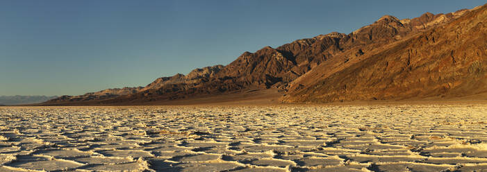 Badwater Basin bei Sonnenuntergang, Death Valley National Park, Kalifornien, Vereinigte Staaten von Amerika, Nordamerika - RHPLF20616