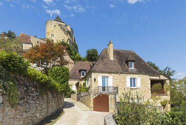 Frankreich, Dordogne, Castelnaud-la-Chapelle, Historisches mittelalterliches Dorf im Sommer - GWF07116
