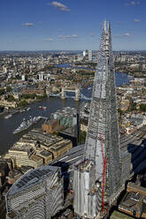 UK, London, Luftaufnahme von The Shard und Themse - ISF24854