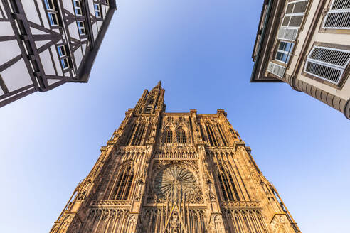 Frankreich, Bas-Rhin, Straßburg, Fassade des Straßburger Münsters - WDF06586