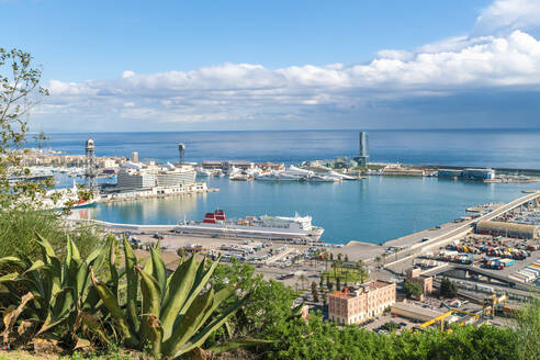 Spanien, Barcelona, Ansicht des Hafens - ISF24934