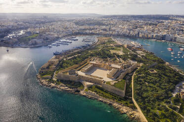 Malta, Zentralregion, Sliema, Luftaufnahme der Insel Manoel und der umliegenden Stadt - TAMF03215