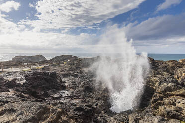 Spray von Kiama Blowhole Point - FOF12163