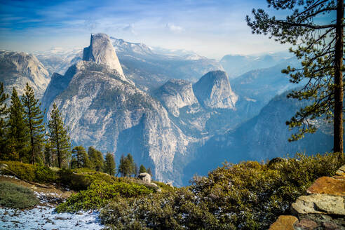 Half Dome im Yosemite-Nationalpark, Kalifornien - CAVF94726