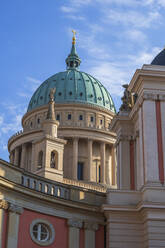 Germany, Brandenburg, Potsdam, Dome of Saint Nicholas Church behind Potsdam City Palace - ABOF00683