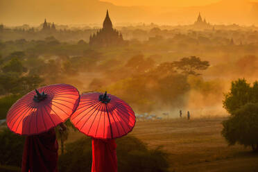 Das Leben eines buddhistischen Mönchs in Burma.Glück eines Novizen in Myanmar - CAVF94929