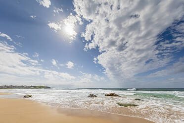 Sonnenschein über Jones Beach im Sommer, Australien - FOF12181