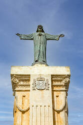 Spanien, Balearen, Menorca, Es Mercadal, Statue von Jesus Christus in El Toro - MABF00593