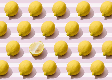 Pattern of fresh lemons wing single one halved - FLMF00679