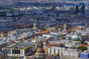 Deutschland, Berlin, Luftbild des Bezirks Mitte mit Gendarmenmarkt in der Mitte - ABOF00724