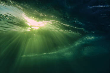 Sunlight under surface of ocean - KNTF06472