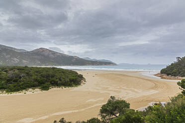 Sandstrand an der Küste des Indischen Ozeans - FOF12235