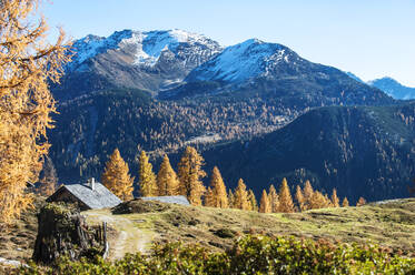 Secluded mountain huts in autumn - HHF05800