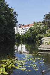 Germany, Saxony, Leipzig, Karl-Heine-Kanal in summer - GWF07219