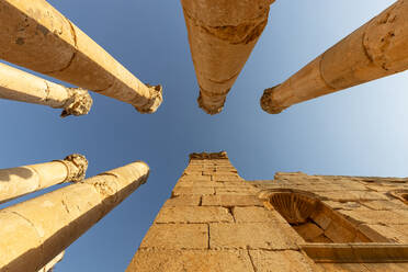 Jordanien, Gouvernement Jerash, Jerash, Säulen des Zeustempels - FPF00228