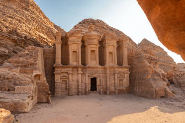 Jordanien, Gouvernement Maan, Petra, Fassade des Klosters Ad Deir im Archäologischen Park von Petra - FPF00231