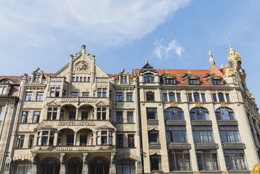 Deutschland, Sachsen, Leipzig, Fenster und Balkone des historischen Jugendstilgebäudes Kaufhaus Ebert - GWF07252