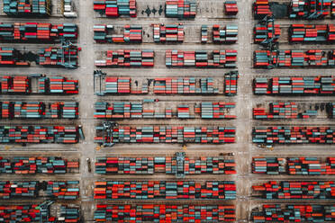 Luftaufnahme eines Containerterminals in Shanghai, China. - AAEF13248