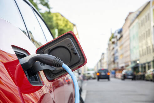 Steckdose zum Aufladen eines Autos an einer Ladestation für Elektrofahrzeuge - MAMF01968