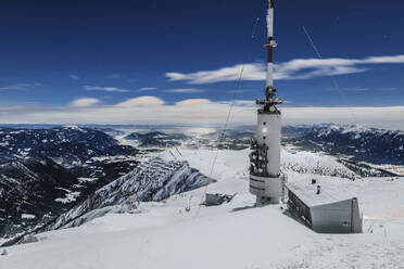 Funkturm Dobratsch auf dem Berg bei Villach, Kärnten, Österreich - DAWF02253