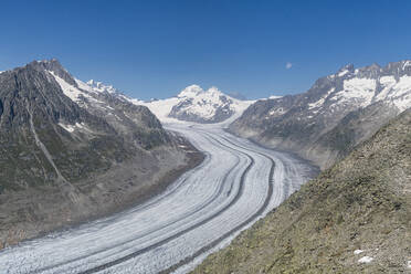 Blick auf den Aletschgletscher in den Berner Alpen - RUNF04665