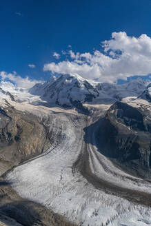 Landschaftlicher Blick auf den Gornergletscher in den Penninischen Alpen - RUNF04682