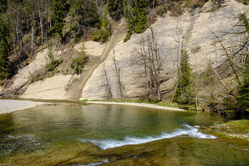 Fließendes Wasser am Fluss Obere Argen in Schwaben, Bayern, Deutschland - LBF03551