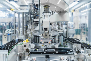 Robotermaschinen in der modernen Industrie - DIGF16984