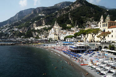 Der Strand, Amalfi, Costiera Amalfitana, UNESCO-Weltkulturerbe, Kampanien, Italien, Europa - RHPLF20995