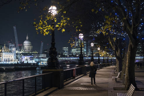 South Bank bei Nacht, London, England, Vereinigtes Königreich, Europa - RHPLF21022