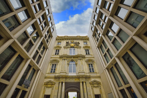 Portal im Innenhof der Passage, Das Berliner Schloss (Humboldt Forum), Unter den Linden, Berlin, Deutschland, Europa - RHPLF21025