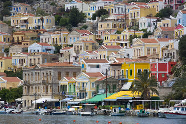 Hafen von Gialos, Insel Symi (Simi), Inselgruppe Dodekanes, Griechische Inseln, Griechenland, Europa - RHPLF21118