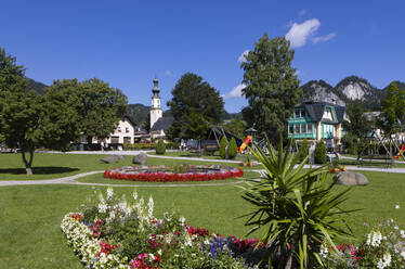 Österreich, Salzburg, St. Gilgen, Sommerblumen blühen im öffentlichen Park - WWF05858