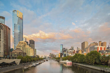 Australien, Melbourne, Victoria, Yarra River Kanal in Southbank - FOF12317