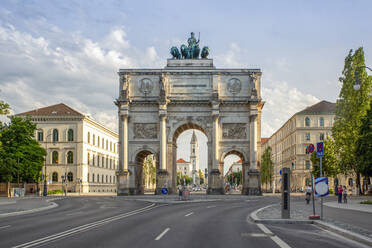 Germany, Bavaria, Munich, Street in front of Siegestor gate - MAMF01997