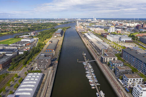 Deutschland, Bremen, Luftbild der Marina Europahafen am Weser-Kanal - TAMF03260